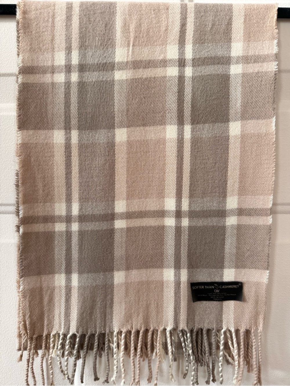 D&Y Plaid Softer than Cashmere scarf in Beige and Taupe